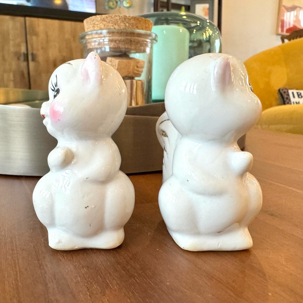 Vintage Squirrel Salt and Pepper Shakers - Picture 6 of 8
